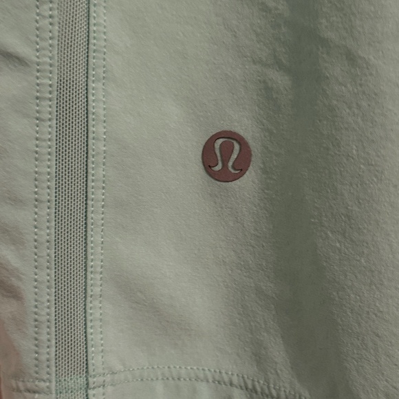 Lulemelon Mens Pace Breaker Shorts Mint Green Size: LG - Picture 3 of 11